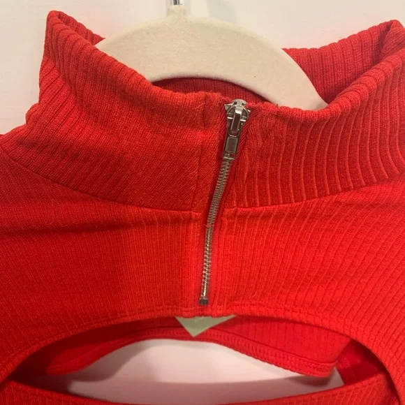 NWT H & M Divided Sexy Top - Picture 3 of 7